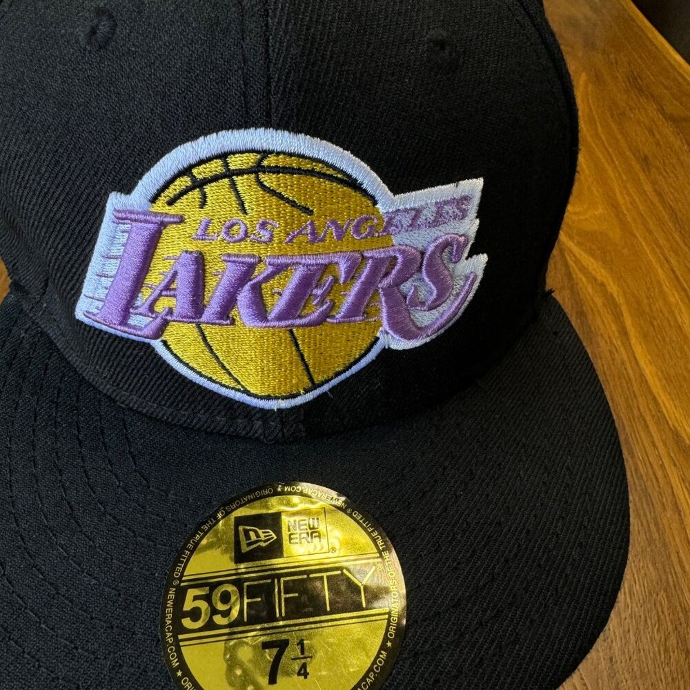 LA LAKERS Official NBA 59Fifty Fitted Cap New Era 7 1/4 57.7cm NEW Hardwood Clas - Picture 4 of 8